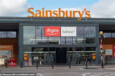 UK’s Sainsbury’s to Cut Over 3,000 Jobs to Counter 'Challenging Cost Environment'