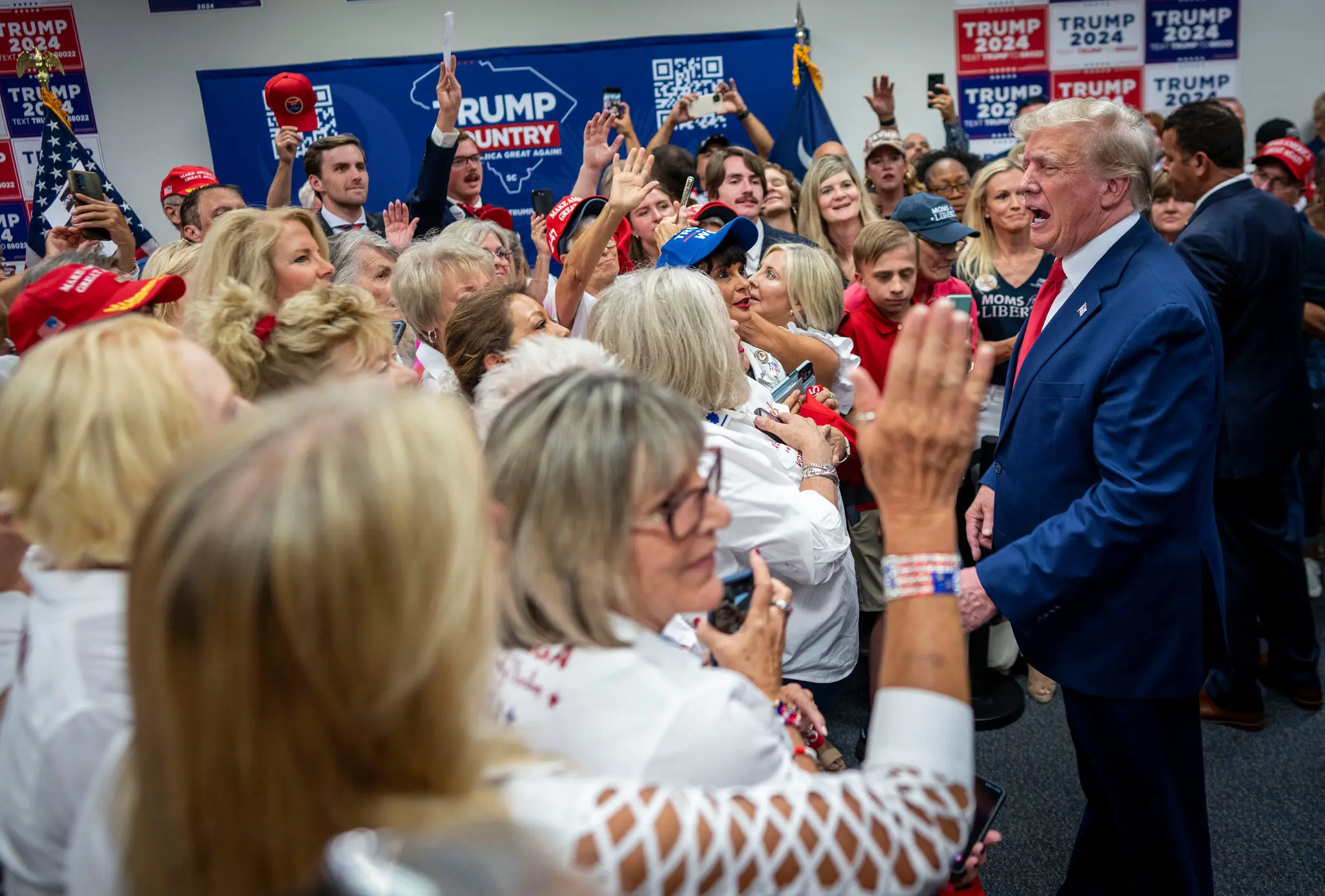 Donald Trump Campaigns in Alaska as High Energy Prices Pinch a Conservative State and Tighten the Sullivan-Peltola Senate Race Before Midterms