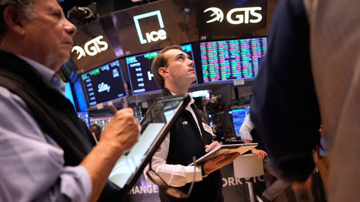 Global Bond Markets Rally as AI Stock Sell-Off Raises Fears Over Corporate Debt